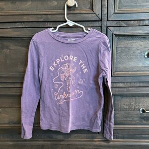 Old Navy size 8 Kids Long Sleeve Tee in Purple (true size 7)